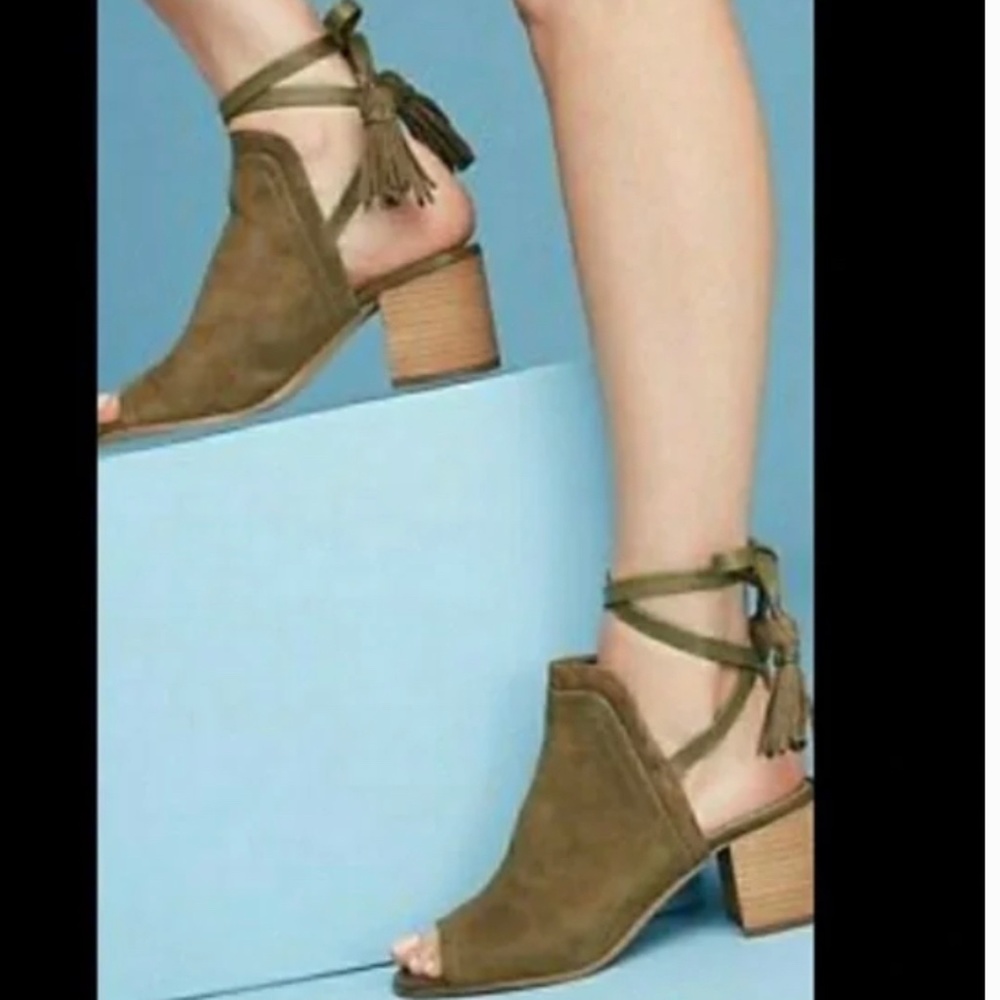 Sam Edelman Sampson olive green suede tassel open toe booties